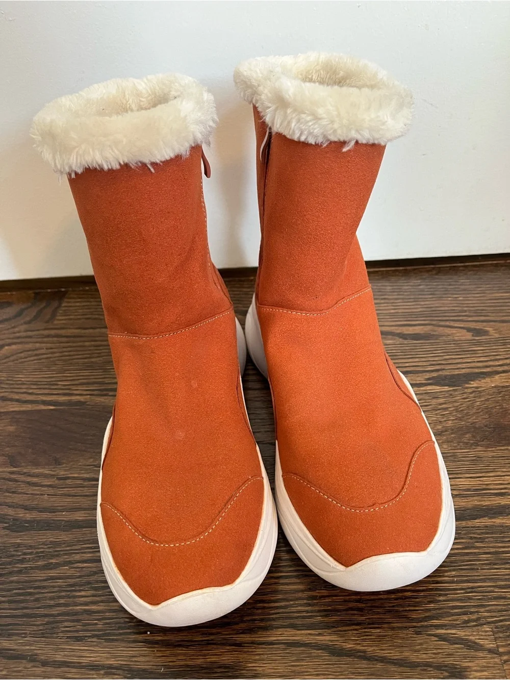 UIN Women's Orange Suede Faux-Fur Winter Zip Boots size 7.5